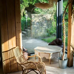 Guest house Blisshouse Luxurious Calm And Energetic Spot Near By Surrounded By The Forest Where Will Find Your Peace And Your People