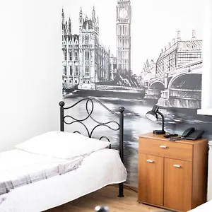 leo-hostel.poznan-hotels.com/